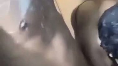 Bangladesh sex lovers bathing naked viral video