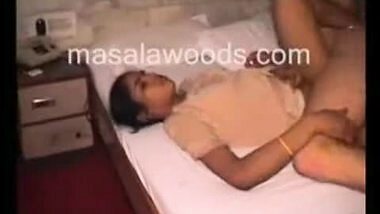 Indian Aunty Fucks Without Her Parents Permission With Forigner