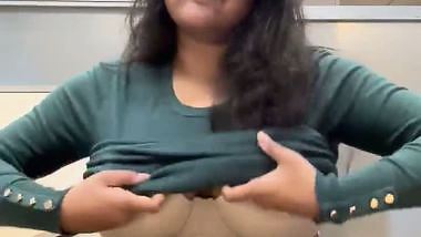 S24 camera capture sexy GF showing huge boobs viral selfie