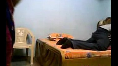 Kamwali Lady Give Daughter