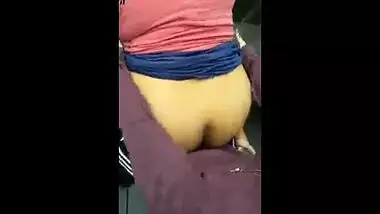 Chubby aunty’s outdoor porn video
