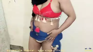 Beautiful Indian Slut In Hijab Erotic Dance In India