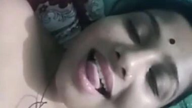 Desi girl dildoing horny pussy during call