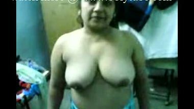 Matured Pakistani Aunty Breast Exposed