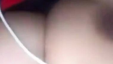 Bengali Girl Shows Her Boobs