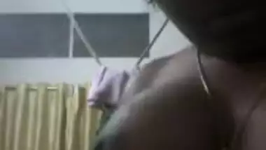 Indian girl show her boobs and ass toh her bf