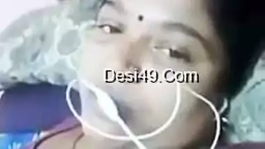 Today Exclusive-tamil Bhabhi Showing Boobs On Video Call
