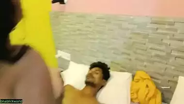 Hot beautiful Bhabhi long kissing and wet pussy fucking! Real sex