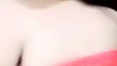Pakistani Desi XXX girl shows her amazing big boobs on selfie cam