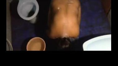 Bathroom porn video of a busty south Indian aunty