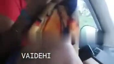 Tamil sex aunty pussy fingering in car viral MMS