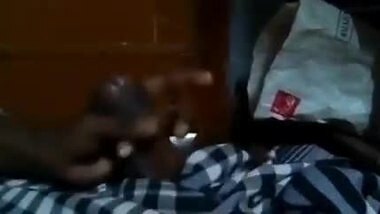 soth indian housewife giving blowjob