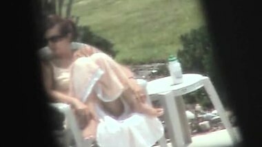 Sexy upskirt of the neighbor bhabhi