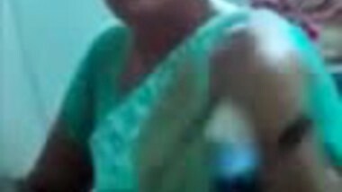 JAMUNARANI SHOWING HER BOOBS