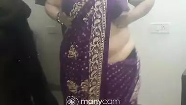 Horny Desi Indian Seducing Her Boss On Videocall