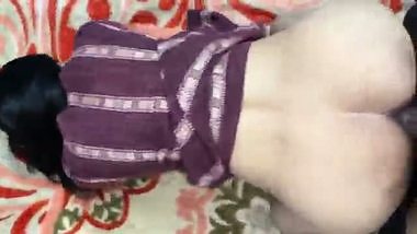 Hot skinny wife cheated on her husband, got fucked by the neighbor and urinated