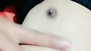 Desi bhabi show her cute boob selfie video