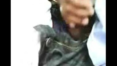 Fsiblog – South Indian bhabi giving handjob in running car mms