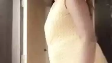 huge butt beautiful girl dress change