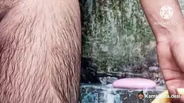 Kinky husband bathing with his nude wife in desi porn