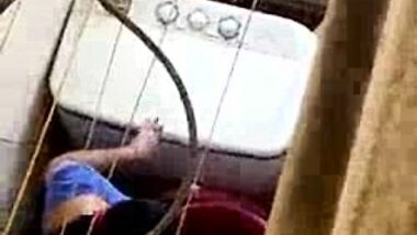 aunty washing clothes