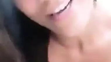 Poonam Panday shows her tits in live instagram