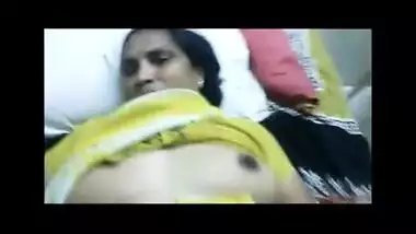 Indian porn site presents home sex mms of Telegu aunty
