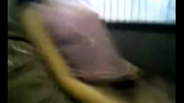 Cute Indian couple free porn blowjob in train