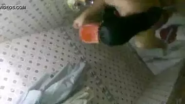 Sexy Tamil Girl Singing While Bathing