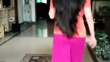 Desi Super Sexy Girl showing boobs and Ass Part 3