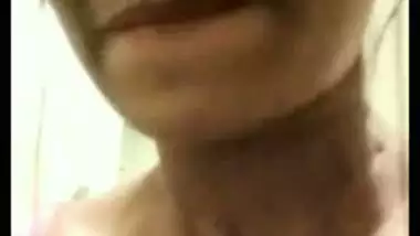 Indian Tamil girl fingers vagine on video call