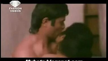 Tollywood known actress in bathroom semi nude