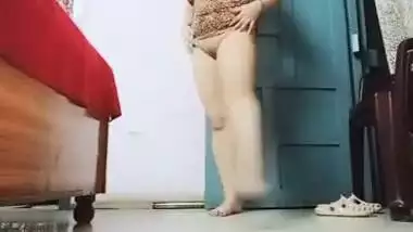 Sexy Bhabhi Nude Dance