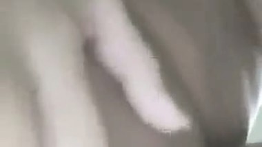 Horny Dhaka babe shows her nude body in the MMS