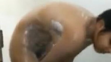 Desi gf nude bathing 