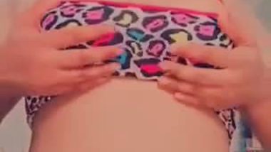 Sexy girl shows her boobs and pussy in desi nude MMS