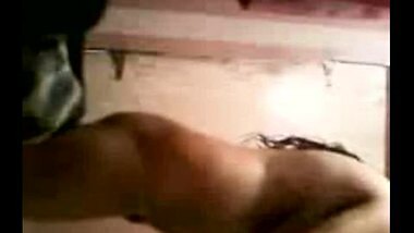 Indian bhabhi caught by servent during shower