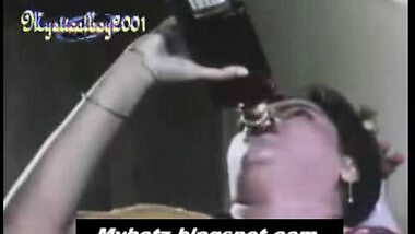 kannada masala movie – chubby aunty drinking