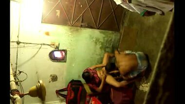 Bangladeshi aunty getting her pussy shaved porn video