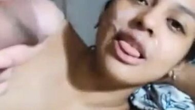 Desi girl getting a cumshot facial from her lover