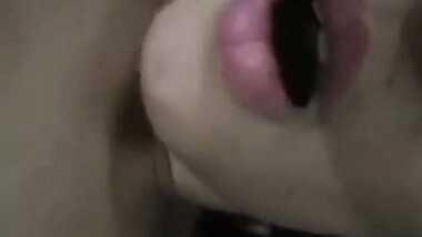 Indian girl hairy pussy fingering hot show