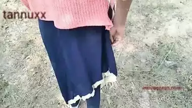Indian outdoor xxx video of a kinky desi couple