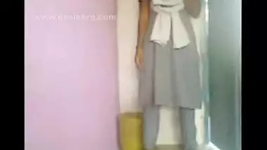 Hot MMS Of Tamil Diploma Girl’s Blowjob