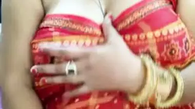 Indian Sexy Bhabhi Red Boob Show
