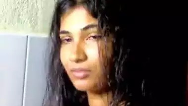 Indian babe gives a hot bj 