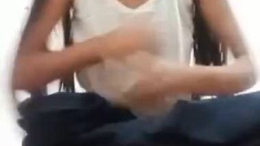 Cute Desi girl Shows Her Boobs
