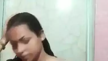 Cute Bd Girl Bathing