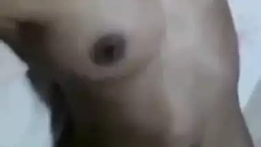 Desi Girl girl showing her cute boobs