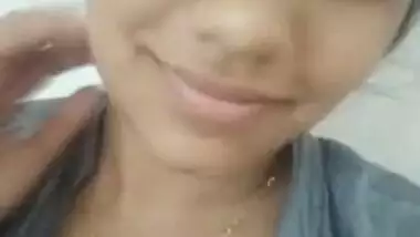 Cute Indian booby girl big boobs show on the selfie cam
