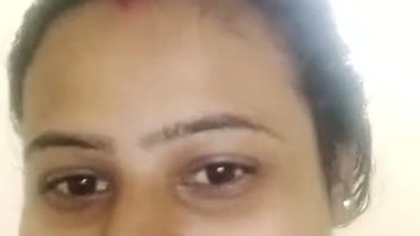 Boudi showing big boobs and bushy pussy viral MMS